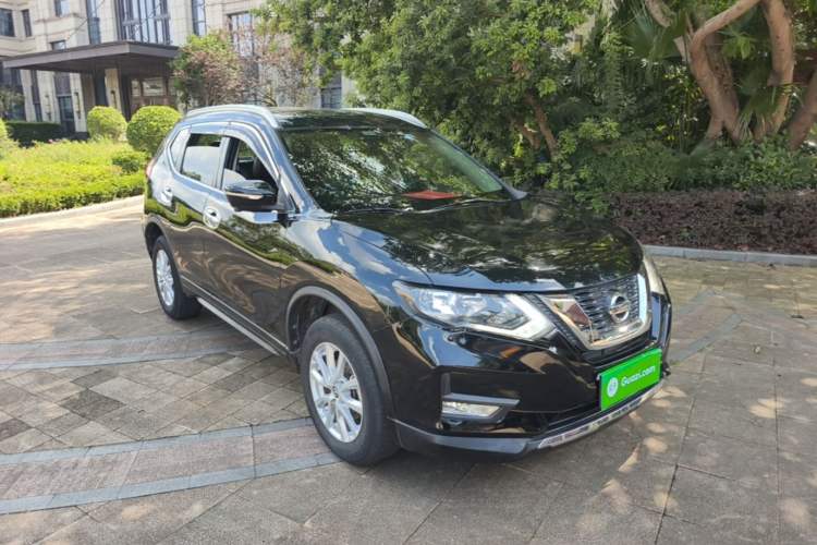 Used Nissan X-Trail 2017 2.0L CVT Comfort Edition 2WD Front Right 45 Deg