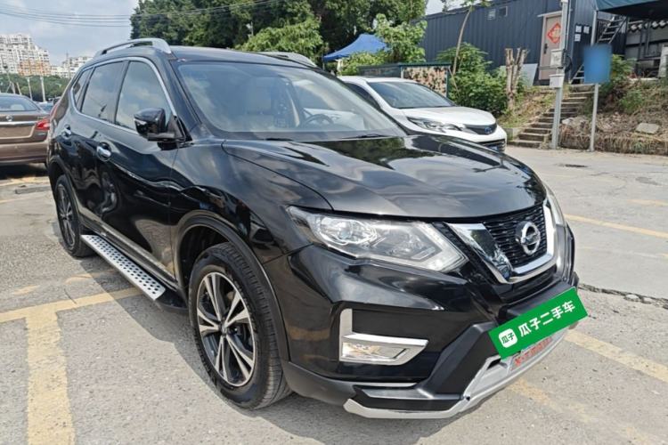 Used Nissan X-Trail 2017 2.5L CVT Leading Edition 4WD Front Right 45 Deg