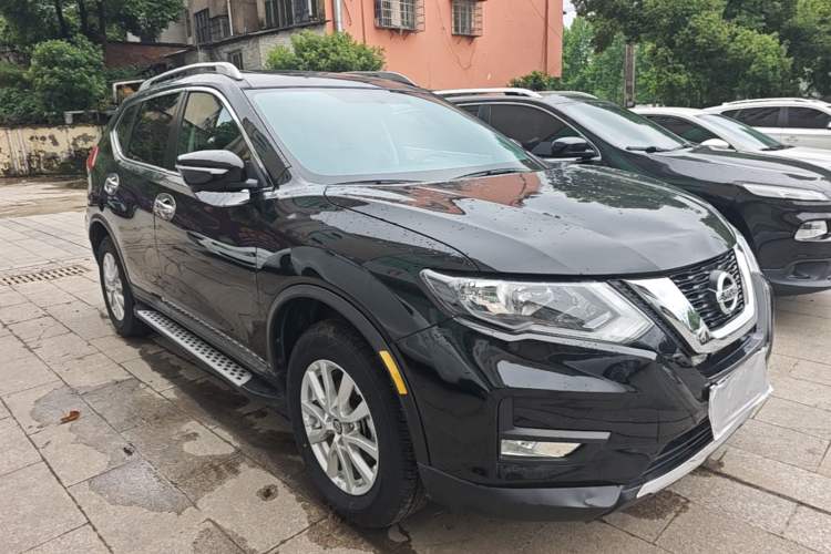 Used Nissan X-Trail 2017 2.0L CVT Comfort Edition 2WD Front Right 45 Deg
