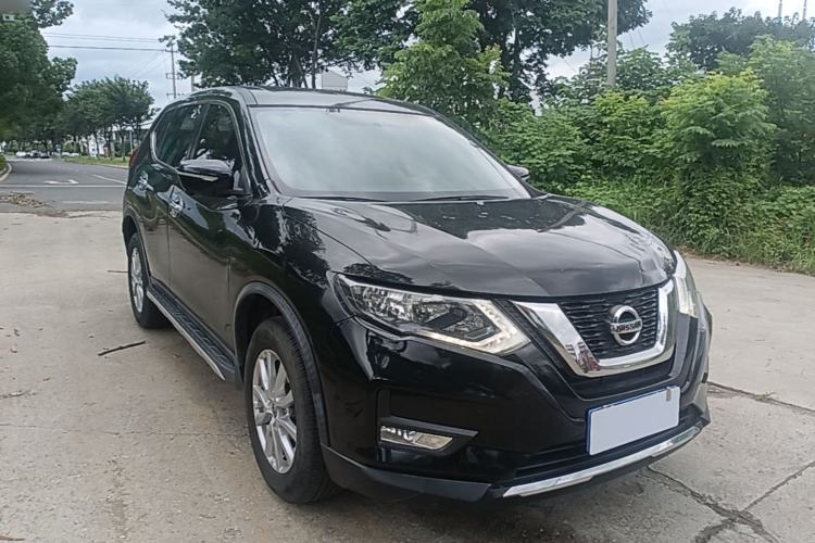 Used Nissan X-Trail 2017 2.0L CVT Comfort Edition 2WD Front Right 45 Deg