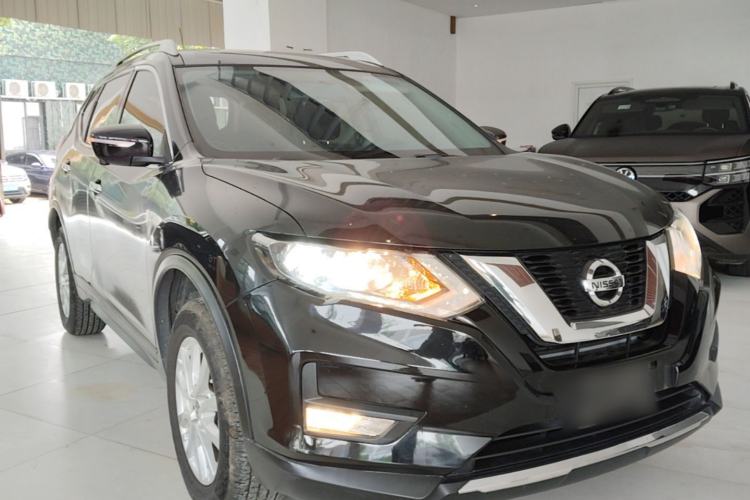 Used Nissan X-Trail 2017 2.0L CVT Comfort Edition 2WD Front Right 45 Deg