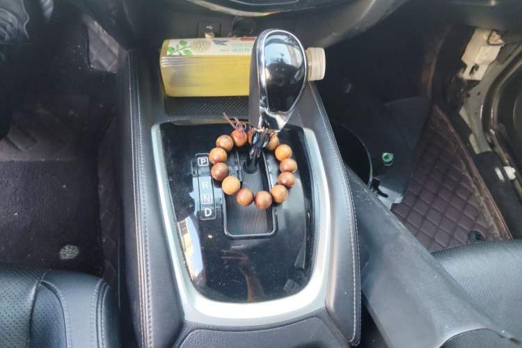 Used Nissan X-Trail 2017 2.0L CVT Comfort Edition 2WD Gear Lever