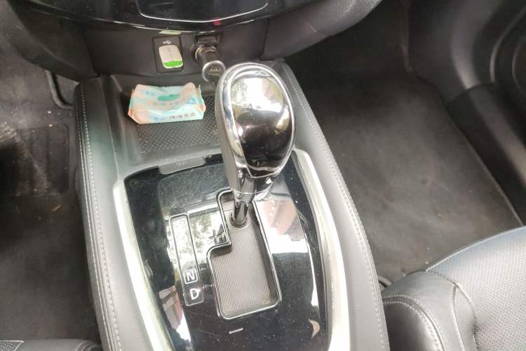 Used Nissan X-Trail 2017 2.0L CVT Comfort Edition 2WD Gear Lever