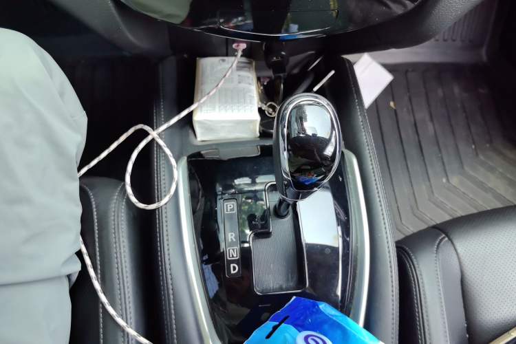 Used Nissan X-Trail 2017 2.0L CVT Comfort Edition 2WD Gear Lever