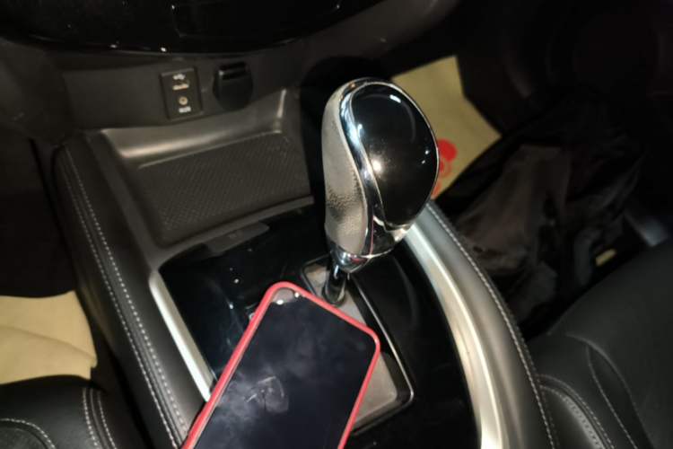Used Nissan X-Trail 2017 2.0L CVT Comfort Edition 2WD Gear Lever