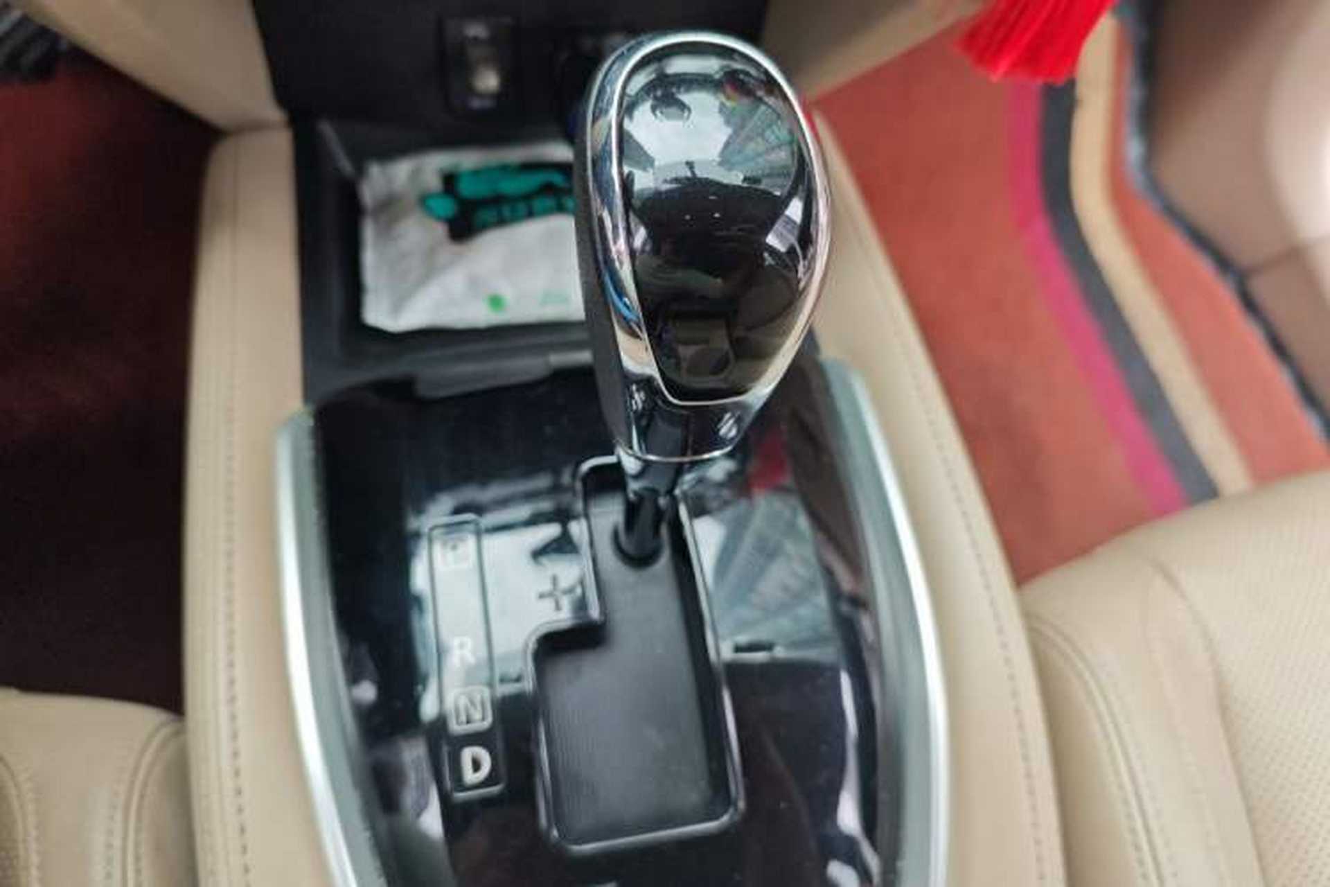 Used Nissan X-Trail 2017 2.0L CVT Comfort Edition 2WD Gear Lever