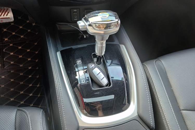 Used Nissan X-Trail 2017 2.0L CVT Comfort Edition 2WD Gear Lever