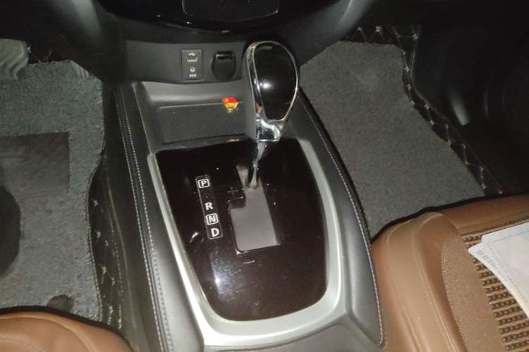 Used Nissan X-Trail 2017 2.0L CVT Comfort Edition 2WD Gear Lever
