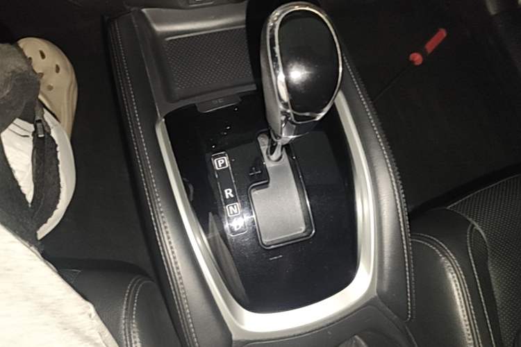 Used Nissan X-Trail 2017 2.0L CVT Comfort Edition 2WD Gear Lever