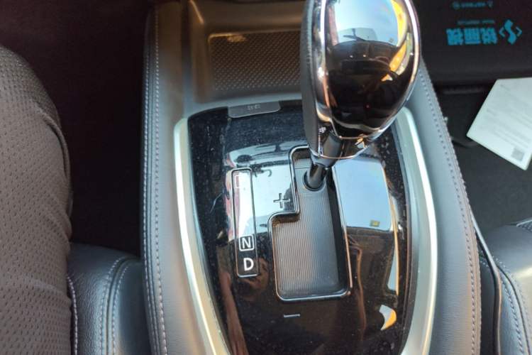 Used Nissan X-Trail 2017 2.0L CVT Comfort Edition 2WD Gear Lever