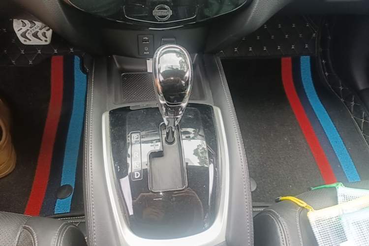 Used Nissan X-Trail 2017 2.0L CVT Comfort Edition 2WD Gear Lever