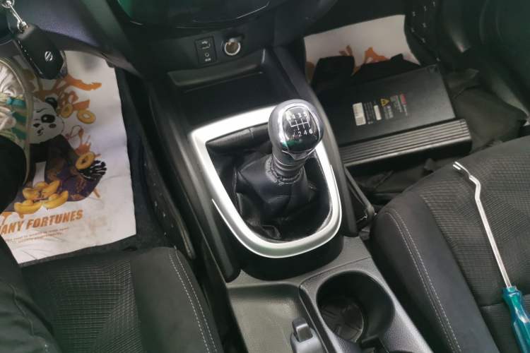 Used Nissan X-Trail 2017 2.0L Manual Classic Edition 2WD Gear Lever