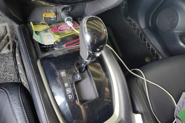 Used Nissan X-Trail 2017 2.0L CVT Comfort Edition 2WD Gear Lever