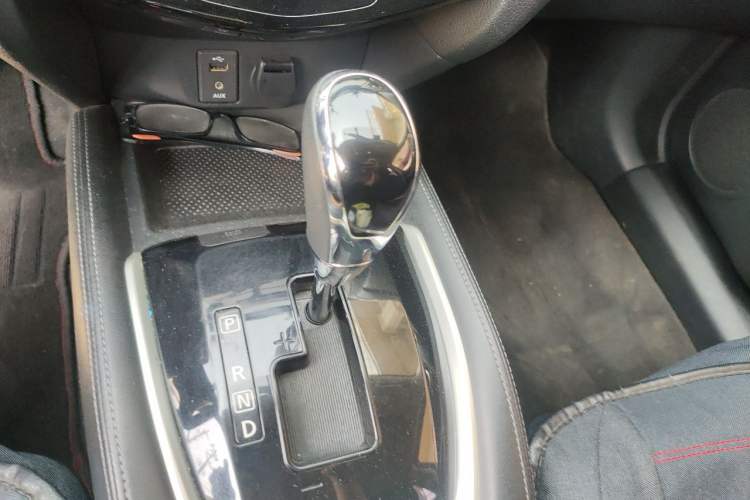 Used Nissan X-Trail 2017 2.0L CVT Comfort Edition 2WD Gear Lever