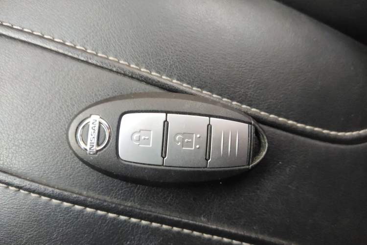 Used Nissan X-Trail 2017 2.0L CVT Smart Enjoyment Version 2WD Interior 1