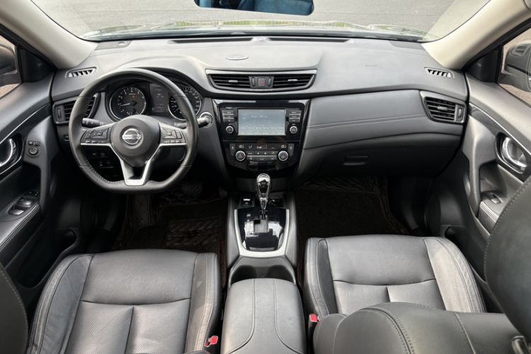 Used Nissan X-Trail 2017 2.5L CVT Luxury Edition 4WD Interior 2