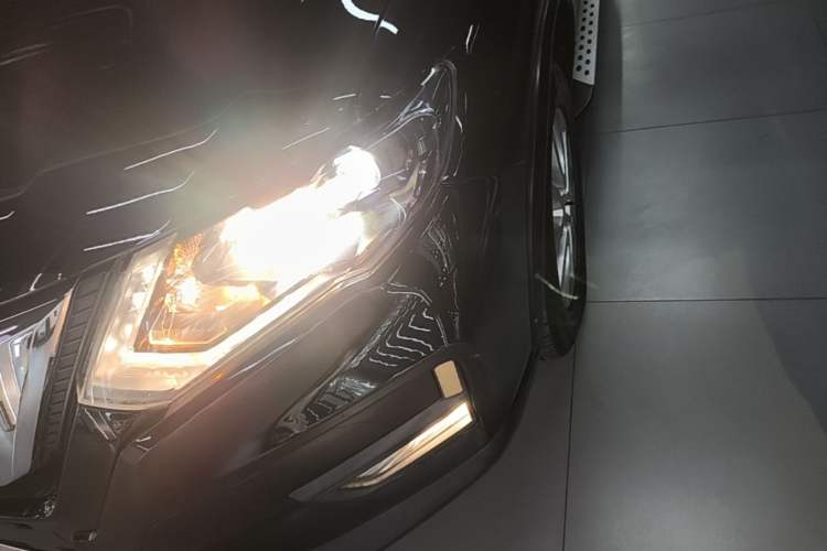 Used Nissan X-Trail 2017 2.0L CVT Comfort Edition 2WD Left Front Headlight
