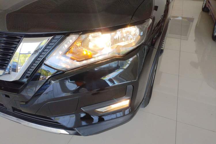 Used Nissan X-Trail 2017 2.0L CVT Comfort Edition 2WD Left Front Headlight