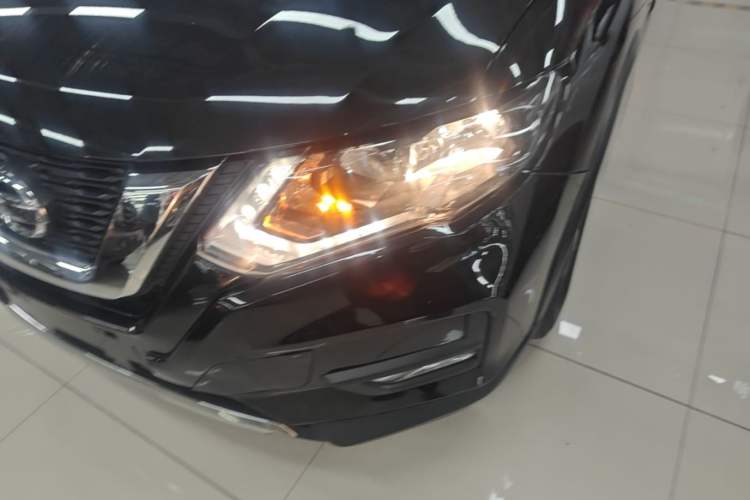 Used Nissan X-Trail 2017 2.5L CVT Leading Edition 4WD Left Front Headlight