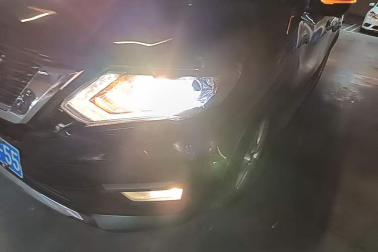 Used Nissan X-Trail 2017 2.0L CVT 7-Seater Comfort Edition 2WD Left Front Headlight