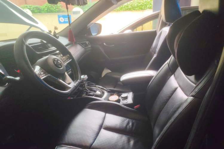 Used Nissan X-Trail 2017 2.5L CVT Luxury Edition 4WD Left Front Seat