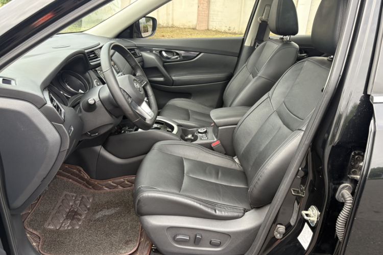 Used Nissan X-Trail 2017 2.5L CVT Luxury Edition 4WD Left Front Seat