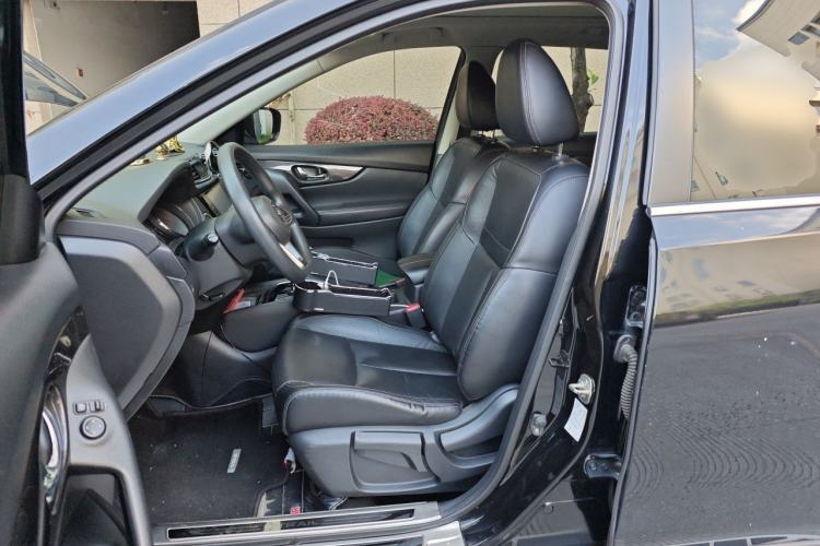 Used Nissan X-Trail 2017 2.0L CVT Comfort Edition 2WD Left Front Seat