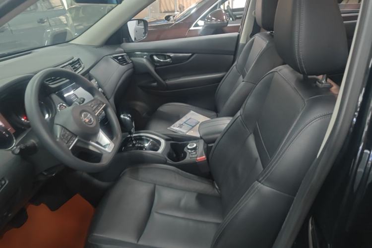 Used Nissan X-Trail 2017 2.5L CVT Leading Edition 4WD Left Front Seat