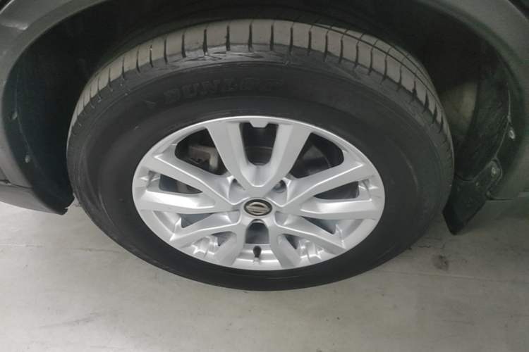 Used Nissan X-Trail 2017 2.0L CVT Comfort Edition 2WD Left Front Wheel Hub