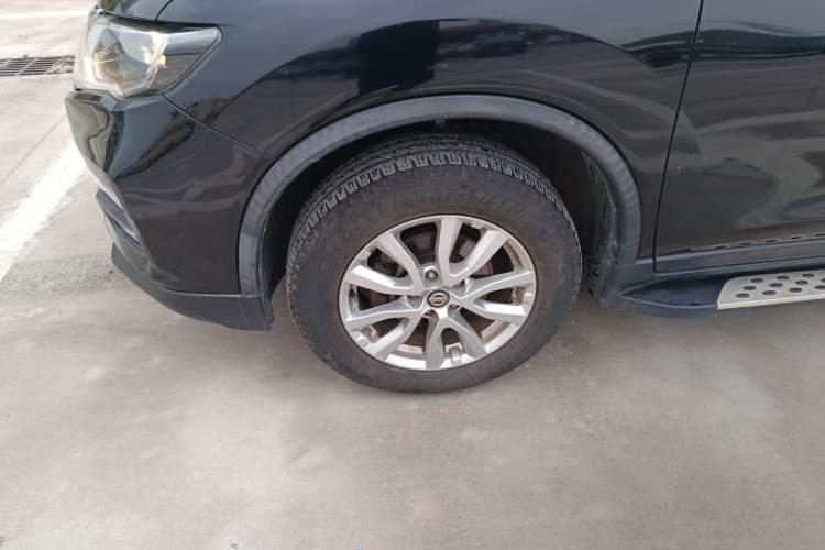 Used Nissan X-Trail 2017 2.0L CVT Comfort Edition 2WD Left Front Wheel Hub