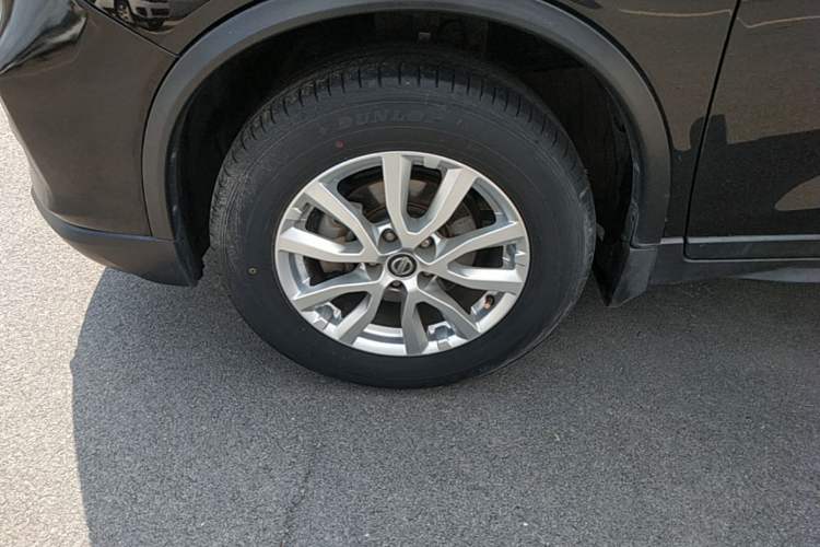 Used Nissan X-Trail 2017 2.0L CVT Comfort Edition 2WD Left Front Wheel Hub