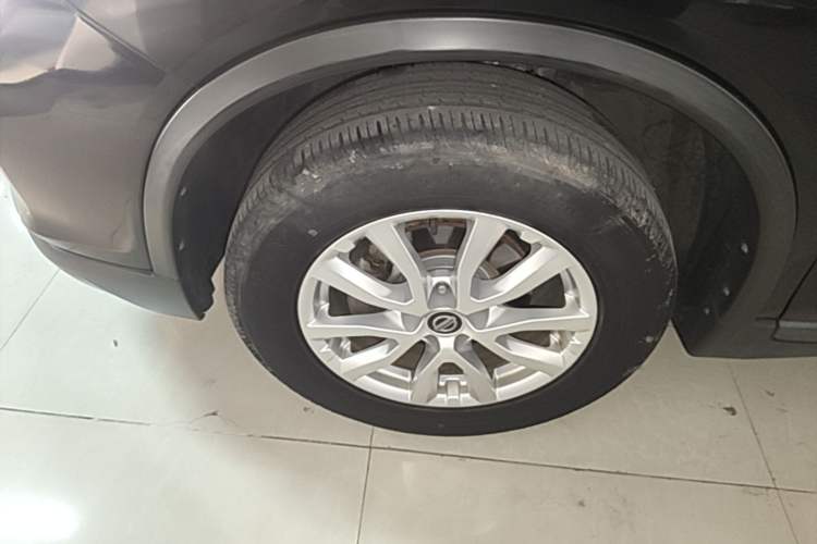 Used Nissan X-Trail 2017 2.0L CVT Comfort Edition 2WD Left Front Wheel Hub