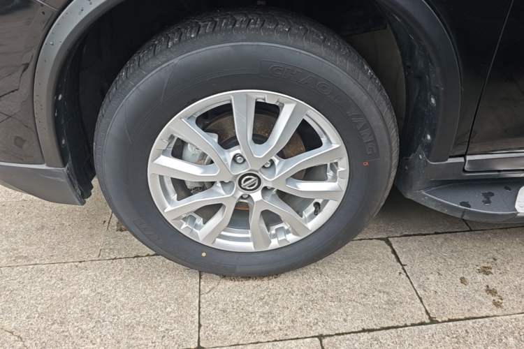 Used Nissan X-Trail 2017 2.0L CVT Comfort Edition 2WD Left Front Wheel Hub