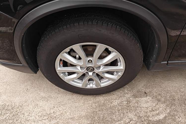 Used Nissan X-Trail 2017 2.0L CVT Comfort Edition 2WD Left Front Wheel Hub