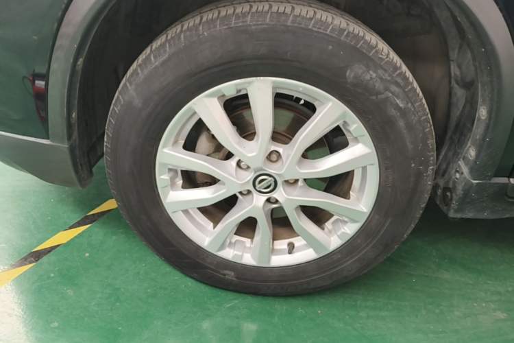 Used Nissan X-Trail 2017 2.0L CVT Comfort Edition 2WD Left Front Wheel Hub