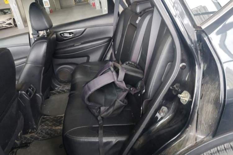 Used Nissan X-Trail 2017 2.0L CVT Comfort Edition 2WD Left Rear Seat