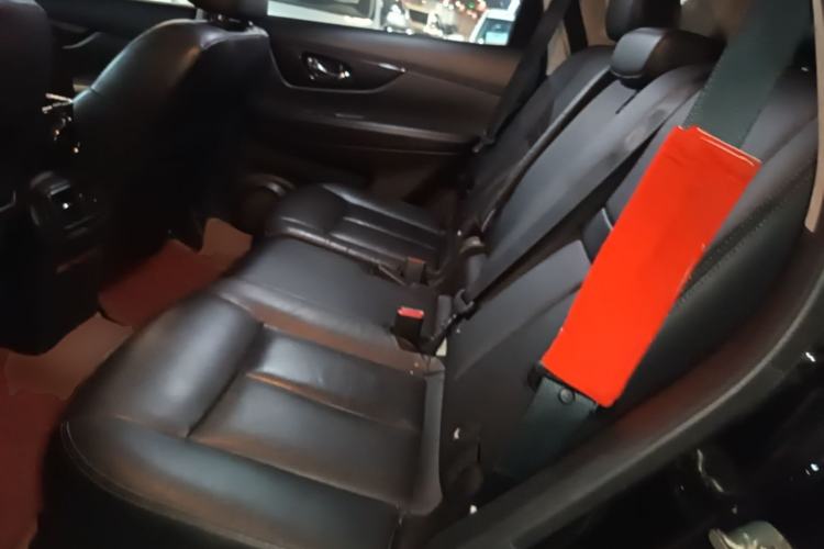 Used Nissan X-Trail 2017 2.0L CVT 7-Seater Comfort Edition 2WD Left Rear Seat