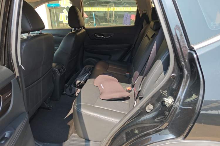 Used Nissan X-Trail 2017 2.0L CVT Comfort Edition 2WD Left Rear Seat