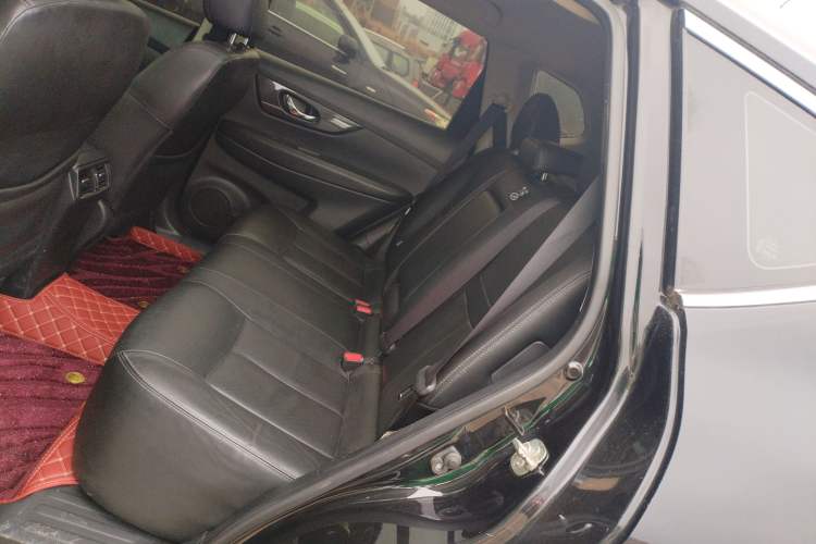 Used Nissan X-Trail 2017 2.0L CVT Comfort Edition 2WD Left Rear Seat