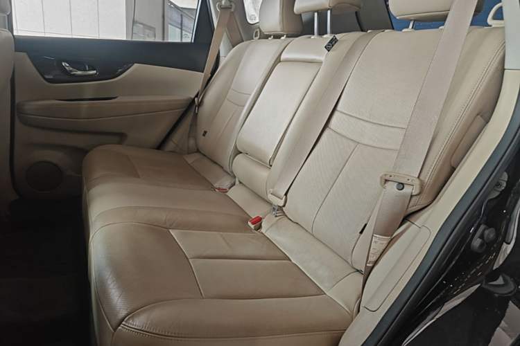 Used Nissan X-Trail 2017 2.0L CVT Comfort Edition 2WD Left Rear Seat