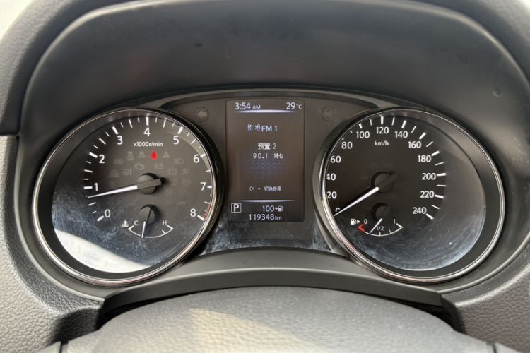 Used Nissan X-Trail 2017 2.5L CVT Luxury Edition 4WD Odometer Close Up