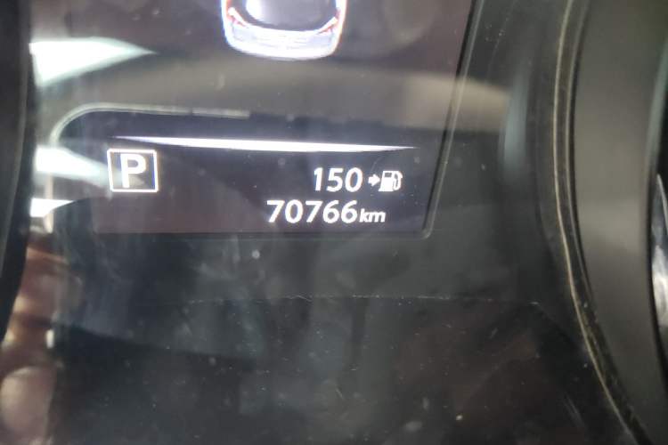 Used Nissan X-Trail 2017 2.0L CVT Smart Enjoyment Version 2WD Odometer Close Up