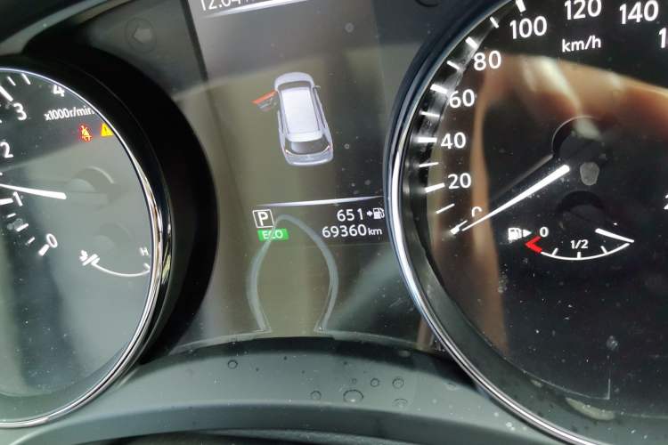 Used Nissan X-Trail 2017 2.0L CVT Comfort Edition 2WD Odometer Close Up