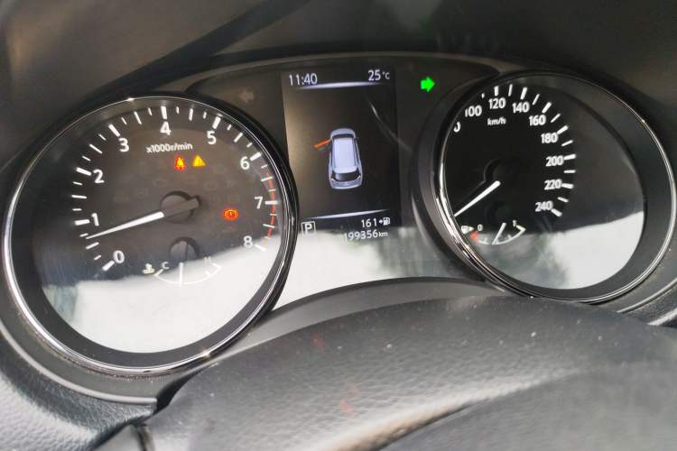 Used Nissan X-Trail 2017 2.0L CVT Comfort Edition 2WD Odometer Close Up