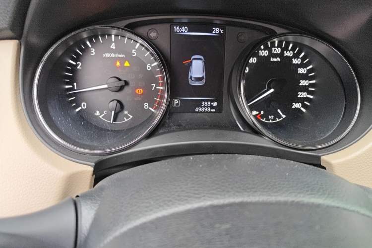 Used Nissan X-Trail 2017 2.0L CVT Comfort Edition 2WD Odometer Close Up