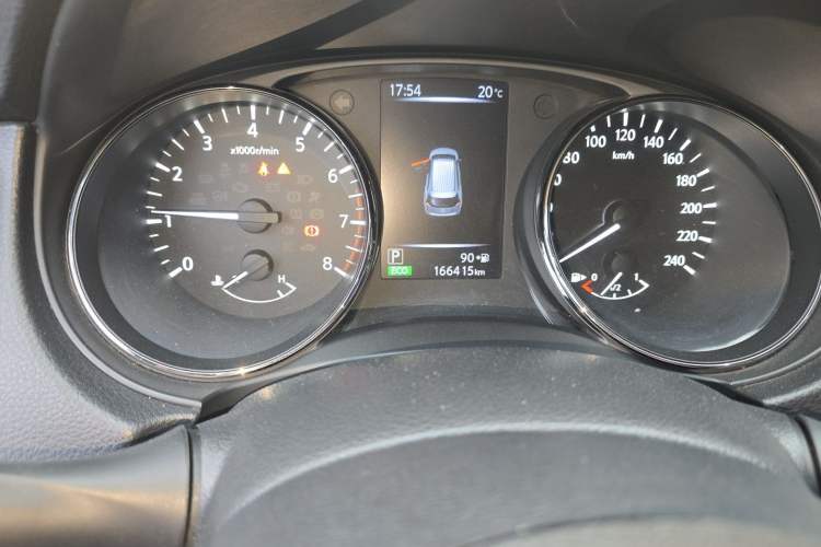 Used Nissan X-Trail 2017 2.0L CVT Comfort Edition 2WD Odometer Close Up