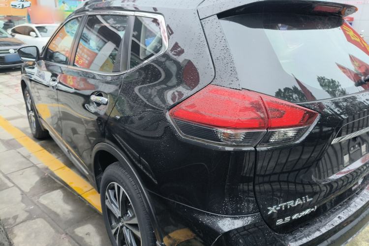 Used Nissan X-Trail 2017 2.5L CVT Leading Edition 4WD Rear Left 45 Deg