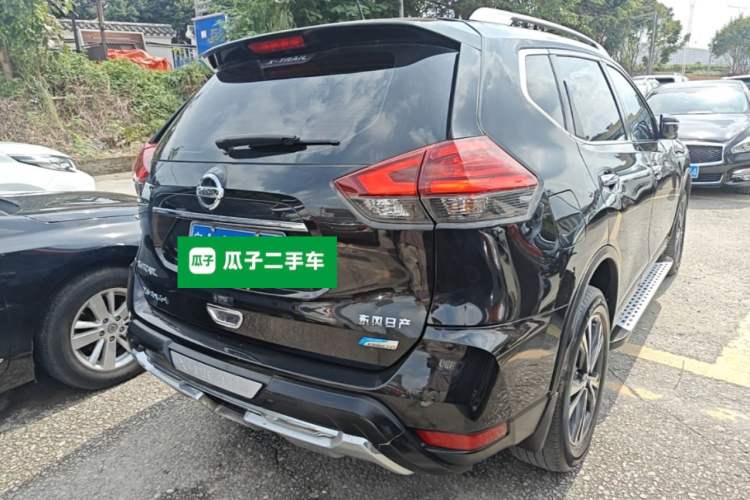 Used Nissan X-Trail 2017 2.5L CVT Leading Edition 4WD Rear Right 45 Deg