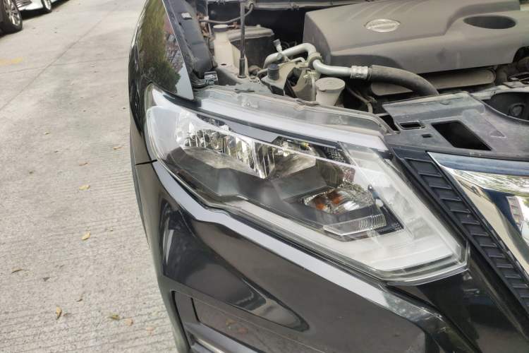 Used Nissan X-Trail 2017 2.0L CVT Comfort Edition 2WD Right Front Headlight