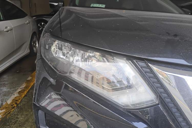Used Nissan X-Trail 2017 2.0L CVT Comfort Edition 2WD Right Front Headlight